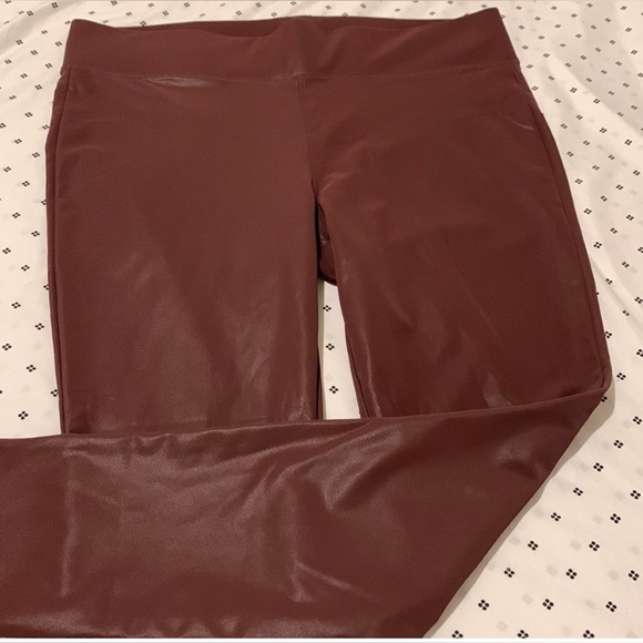 Fashion Nova faux leather leggings - Picture 1 of 5